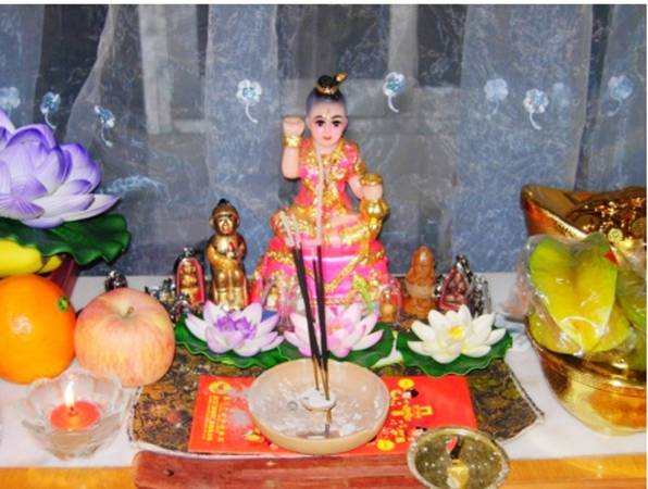  在泰國古曼童有分男女，女的稱古曼麗，陰府七姑娘廟則視為「娃娃神」膜拜。